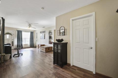 812 E Cameron St, Hanford, CA 93230 photo 6