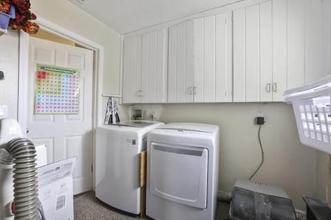 812 E Cameron St, Hanford, CA 93230 photo 24