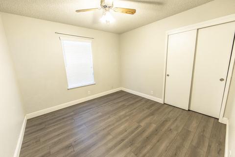 1375 Pine Dr, Lemoore, CA 93245 photo 10