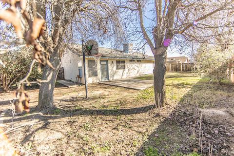 1375 Pine Dr, Lemoore, CA 93245 photo 18