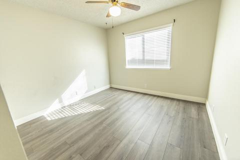 1375 Pine Dr, Lemoore, CA 93245 photo 16