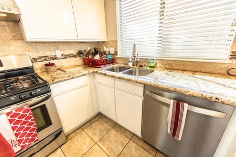 1375 Pine Dr, Lemoore, CA 93245 photo 9