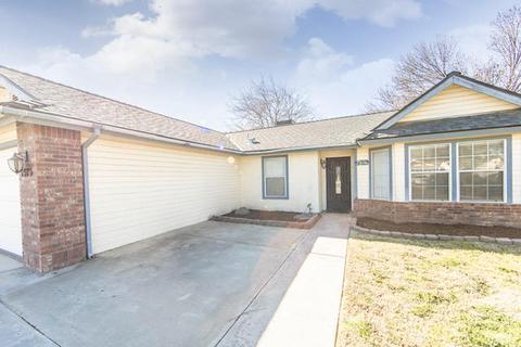 1375 Pine Dr, Lemoore, CA 93245 photo 3