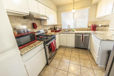 1375 Pine Dr, Lemoore, CA 93245 photo 7