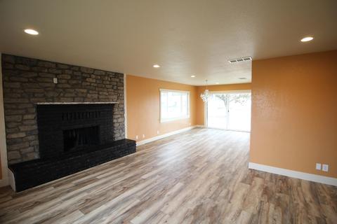 4941 E Mount Whitney Ave, Laton, CA 93242 photo 7