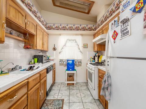 688 Keith St, Lemoore, CA 93245 photo 5