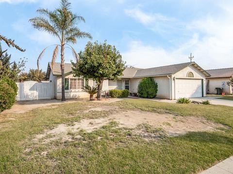 688 Keith St, Lemoore, CA 93245 photo 2
