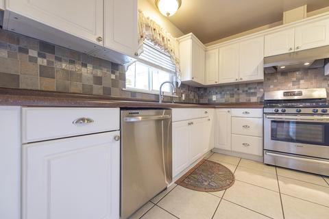 2238 E Westcott Ave, Visalia, CA 93292 photo 17