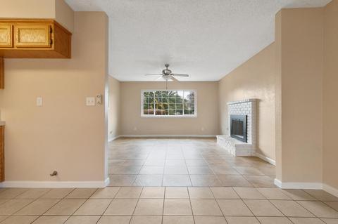 429 E Oakridge Ct, Visalia, CA 93291 photo 11