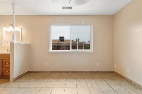 429 E Oakridge Ct, Visalia, CA 93291 photo 27
