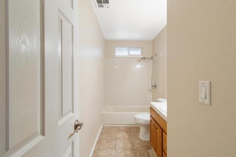429 E Oakridge Ct, Visalia, CA 93291 photo 21