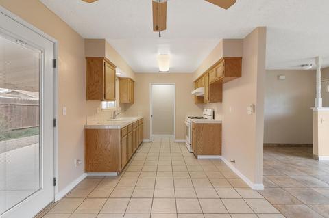 429 E Oakridge Ct, Visalia, CA 93291 photo 14