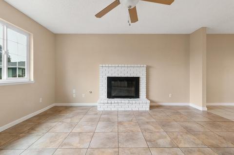 429 E Oakridge Ct, Visalia, CA 93291 photo 8