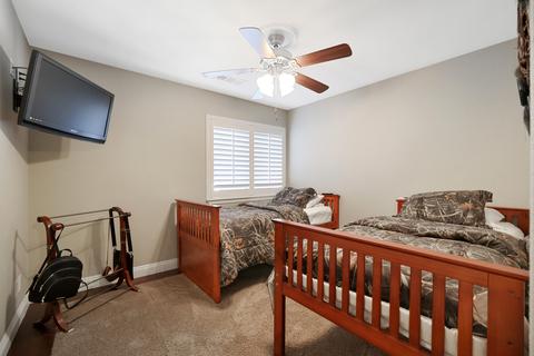 1414 E Castleview Ave, Visalia, CA 93292 photo 28