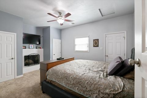 867 E Apricot Ave, Tulare, CA 93274 photo 8