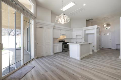 1331 E Parkview Ct, Visalia, CA 93292 photo 8