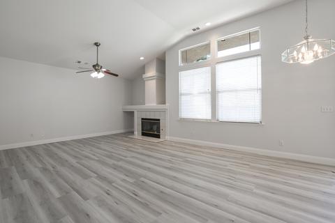 1331 E Parkview Ct, Visalia, CA 93292 photo 10