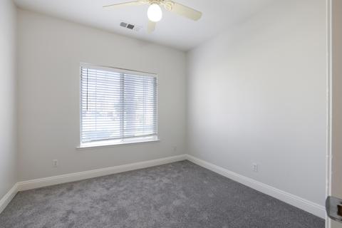 1331 E Parkview Ct, Visalia, CA 93292 photo 18