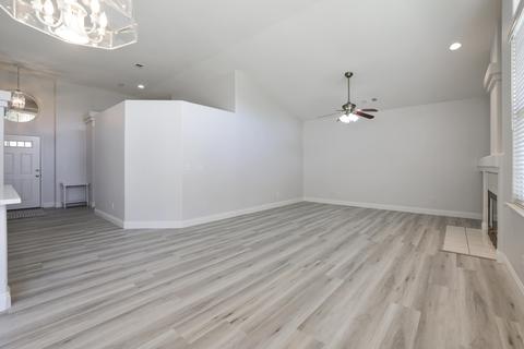 1331 E Parkview Ct, Visalia, CA 93292 photo 9
