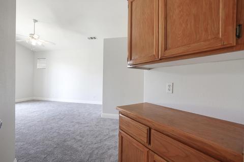 1331 E Parkview Ct, Visalia, CA 93292 photo 22