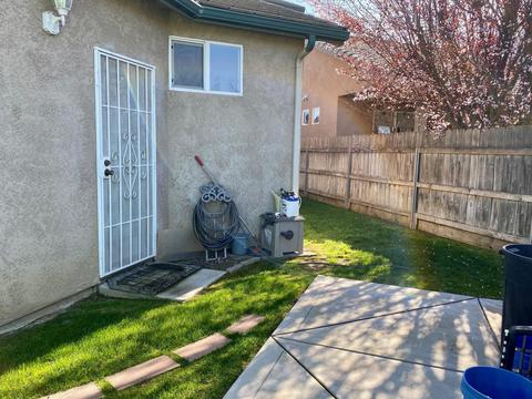 1218 E Mesa Ct, Visalia, CA 93292 photo 9