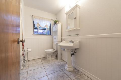 3116 E Grove Ave, Visalia, CA 93292 photo 46