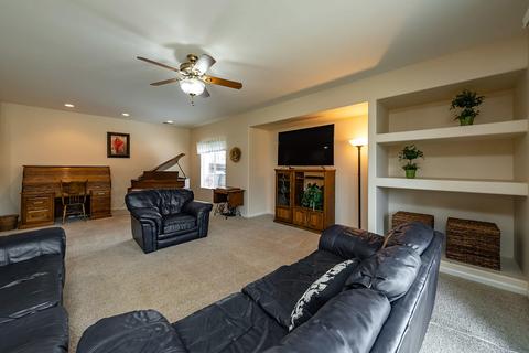 891 Greenfield Ave, Clovis, CA 93611 photo 10