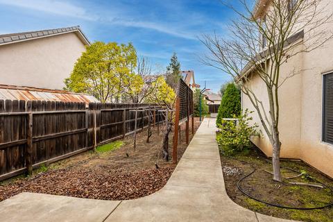 891 Greenfield Ave, Clovis, CA 93611 photo 36