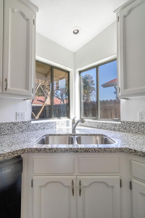 3538 E Roosevelt Ave, Visalia, CA 93292 photo 11