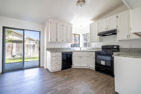 3538 E Roosevelt Ave, Visalia, CA 93292 photo 7
