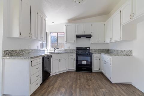 3538 E Roosevelt Ave, Visalia, CA 93292 photo 10