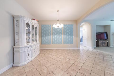 3736 E Laura Ave, Visalia, CA 93292 photo 2