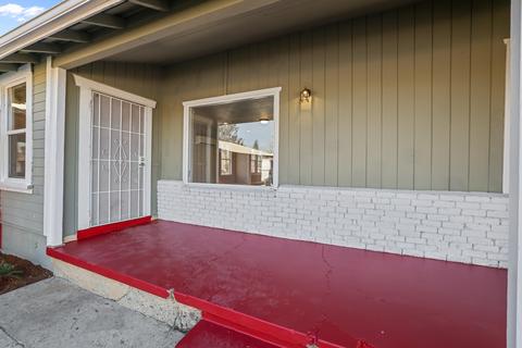 716 E Merced St, Avenal, CA 93204 photo 3
