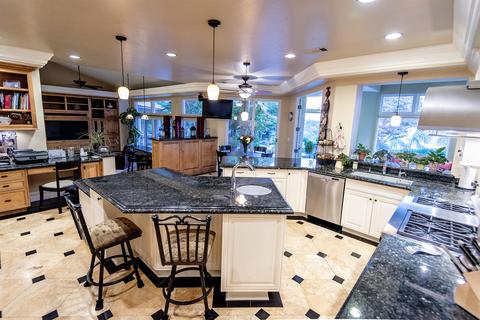 397 Valley View Dr, Exeter, CA 93221 photo 2