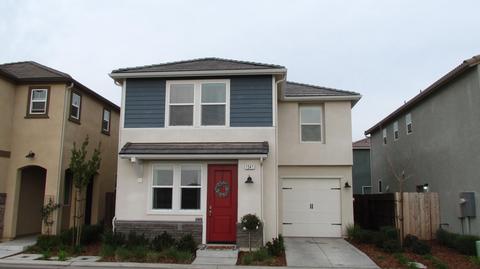 1541 Visionary Rd, Clovis, CA 93619 photo 1
