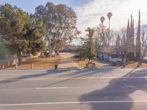 212 S Mooney Blvd, Tulare, CA 93274 photo 1
