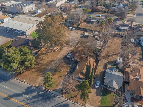 212 S Mooney Blvd, Tulare, CA 93274 photo 2