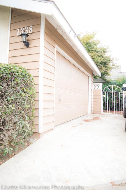 1338 E Castlecrest Ave, Visalia, CA 93292 photo 1