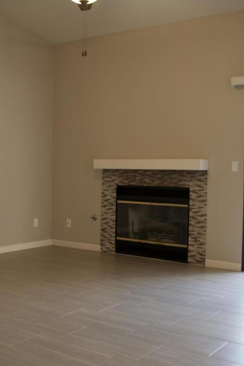 1338 E Castlecrest Ave, Visalia, CA 93292 photo 6
