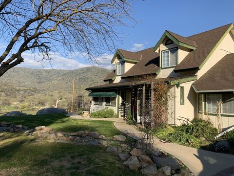 8 Springville Ca Homes With A Pool For Sale Movoto