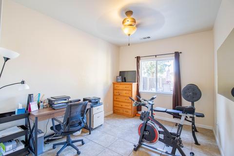 2934 E Pershing Ct, Visalia, CA 93292 photo 12