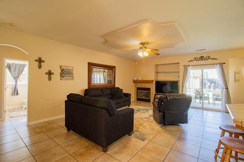 2934 E Pershing Ct, Visalia, CA 93292 photo 4