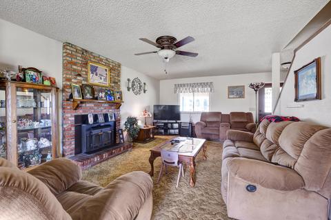 1186 W Marinette Ave, Exeter, CA 93221 photo 2