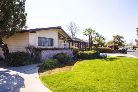 3241 E Westcott Ave, Visalia, CA 93292 photo 2