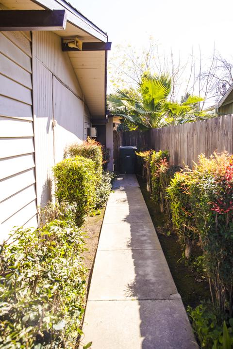 3241 E Westcott Ave, Visalia, CA 93292 photo 7