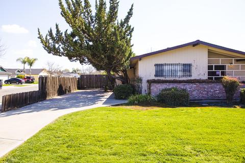 3241 E Westcott Ave, Visalia, CA 93292 photo 3