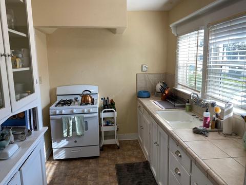 859 E Apricot Ave, Tulare, CA 93274 photo 17