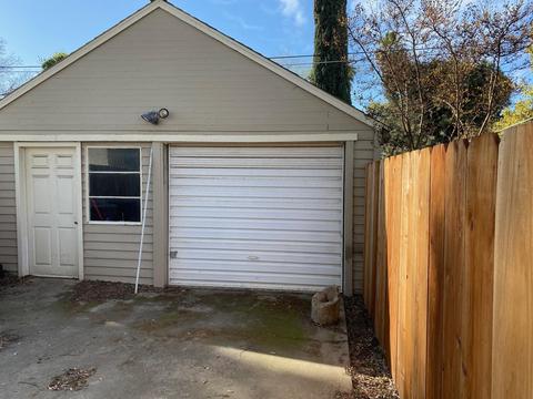 859 E Apricot Ave, Tulare, CA 93274 photo 5