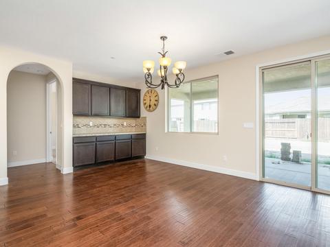 1038 Nation Way, Lemoore, CA 93245 photo 4