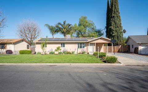 3208 E Stapp Ave, Visalia, CA 93292 photo 2